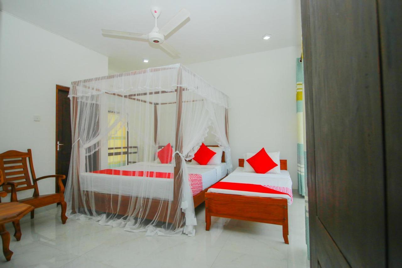 Onaro Beach View Matara Exterior photo